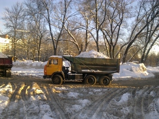 Фото - Вывоз снега в Киеве (067)4093070, уборка снега Киев.