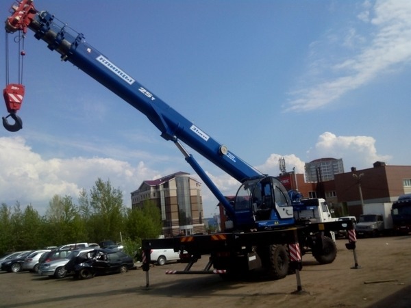 Фото - Автокран Клинцы, 25 тонн, 31 метр, Вездеход 6х6. Продаю.