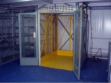 Фото - Грузовой лифт (подъемник) универсального значения