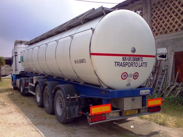 Фото - Полуприцеп-цистерна для перевозки жидких грузов MENCI (Италия)