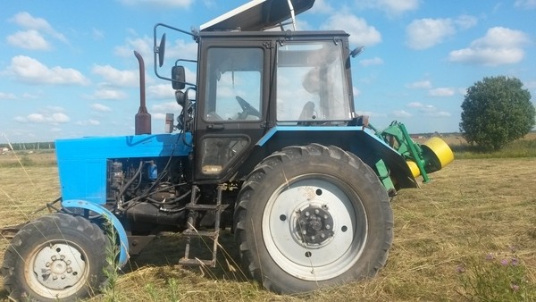 Фото - Покос травы трактором МТЗ 82 с косилкой по Ленинградской области
