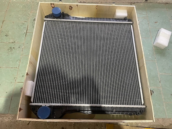 Фото - Радиатор охлаждения водяной 17224502 Volvo
